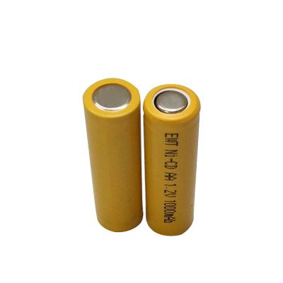 China Bateria de níquel-cádmio de 1000 mAh 1.2v Nicd AA Bateria de 1200 mAh 1300 mAh à venda