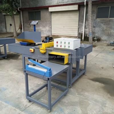 China Scale Weighing Rag Wiper Bagging Baler Equipment Perfect for Food Beverage Needs for sale