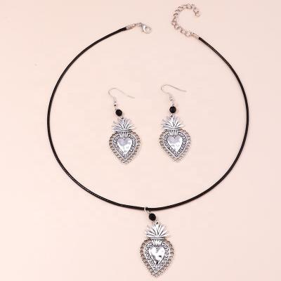 China Wholesale Durable Necklace And Earring Sets Fashion Metal Strawberry Earrings Necklace Pendant Jewelry Set For Women for sale