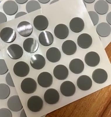 Cina Gli anti piedi della rondella di slittamento riempiono Dot Gasket Silicone Rubber Pads hanno personalizzato il colore in vendita