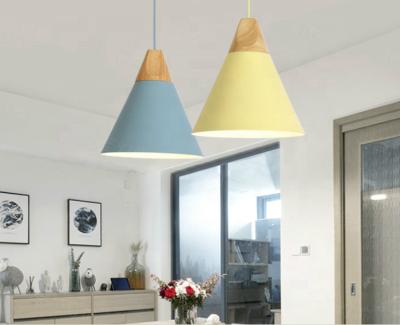 China Modern Simple Modern Wooden Pendant Light Fixture Chandelier Pendant Light Kitchen Island for sale