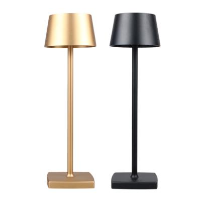 China Lighting works hot sale decorative desk style aluminum modern fashion lighting nordic metal table lamp for sale