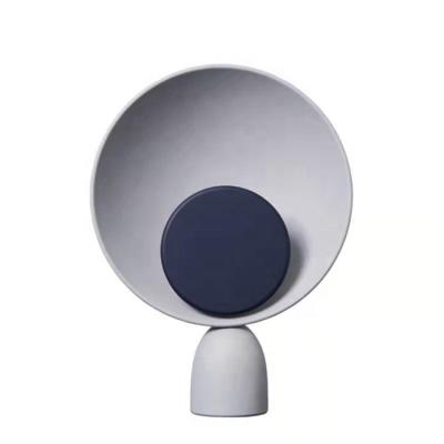 China New modern creative decorative simple gray hat design material paint table lamp for sale