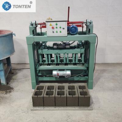 China Nieuwe semi-automatische cementblokvormmachine holle bakstenenmachine Te koop