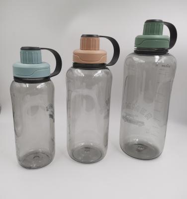 China Sustainable Portable Plastic Water Bottle Sports Style Water Bottle for sale