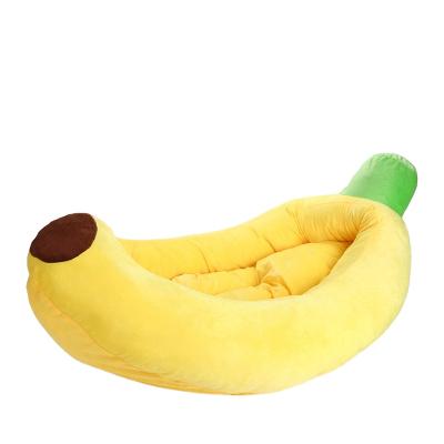 China New Sustainable Banana Shape Pet Bed Plush Winter Cat Bed Detachable Banana Dog Kennel for sale