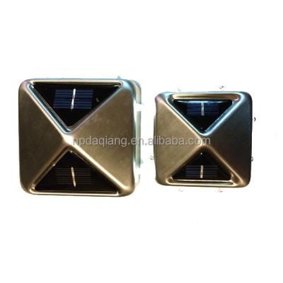 China Factory direct sale 121x121mm LED post top easily assembled solar powered aluminum cap for sale