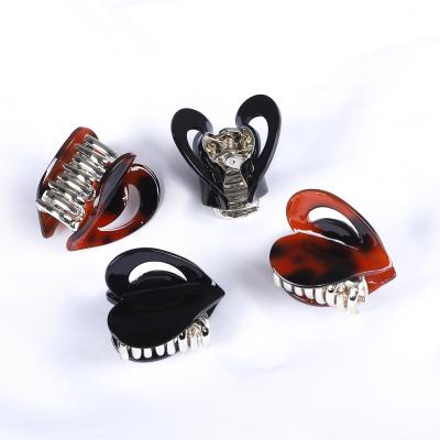 China Hollow Heart Acrylic Acetate Scale Hip Hop Wholesale Small Crab Barrettes Hair Holds Hair Claw Clips for sale