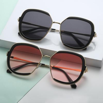 China Factory Price Fashion Glasses Frame Women Sunglasses Wholesale Ladies Large Cat-eye Shape Retro Polygon Sunglasses for sale