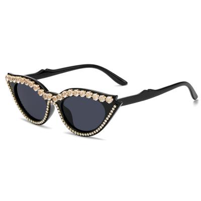 China Fashionable Cat Eye Cat Eye Sunglasses With Street Glass Personality Diamond-encrusted Trendy Sun Glasses for sale