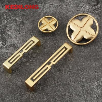 China Modern Light Luxury Modern Flower Shaped Gold Flower Shaped Wardrobe Drawer Cabinet Handle Cavity Hardware Furniture Zinc Alloy Handle for sale