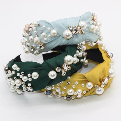 China Perfect Wholesale Luxury Baroque Ladies Hair Bands Handmade Finish WT549A Pearl Headbands For Women Hair Accessories for sale