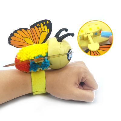 China Carry Butterfly Flaps Wings To Slap Educational Creative Carry Butterfly Art Bracelet Dough Toys Diy Plush Craft Kits Flaps Wings Slap Bracelet for sale