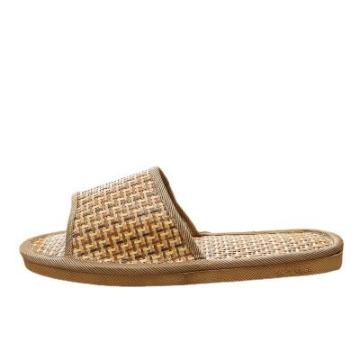 China Lightweight Bamboo Woven Indoor Cool Slippers Home Floor Rattan Grass Slippers Summer Rattan Grass Slippers Straw Wood Mat Slippers V018 for sale