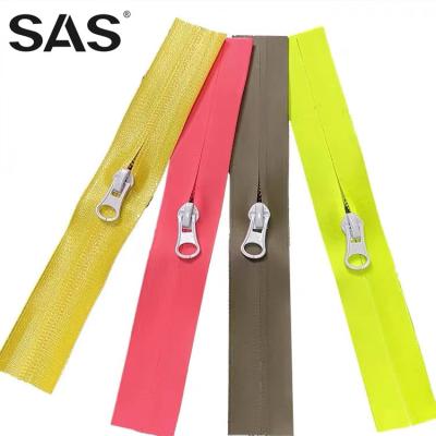 China Automatic Lock SAS Garment Accessories Auto Lock Strip Colorful Long Chain Waterproof Zipper for Outdoor Clothing for sale