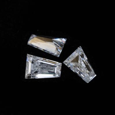 China Anel de solitário de moissanite Moissanite Gem Tapered Baguette Cut Charles VVS Loose Moissanite Diamond gem à venda