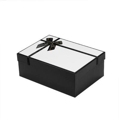 China Recyclable Luxury Paper Cardboard Gift Box Custom Printed Black Kraft Paper Box Packaging for sale