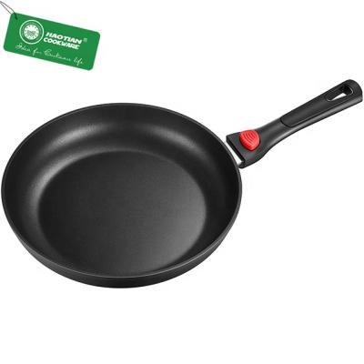 China Durable Aluminum Forged Outdoor Frying Pan With Detachable Handle for sale