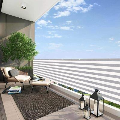 China 0.75*3M Balcony Privacy Fence Gray White Stripe Outdoor Patio Privacy Screen for sale