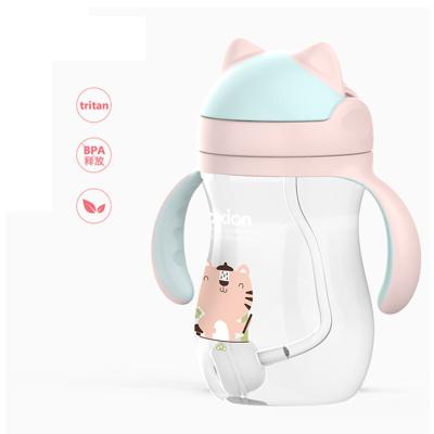 China Manufacturers Cheap BPA Free 300ml Baby Straw Cup Hands Free Bottle Baby Sippy Feeding Cup With Straw for sale