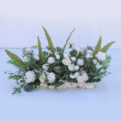 China Natural Floral Touch Wedding Decoration Artificial Flower Table Runner Flower Arrangement for sale