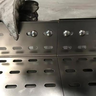 China Innen-Außen-Hot Dip Galvanisiertes Kabeltrey mit Lüftungs- oder Perforationskanal zu verkaufen