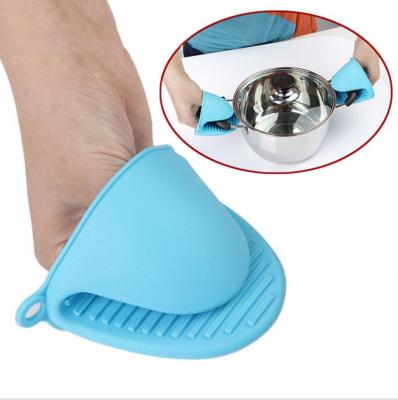 China Gujia Viable Hot Sale Silicone Hand Clip Gloves Microwave Oven Holder Anti-Scalding Pick Up Durable Eco-friendly Sling for sale