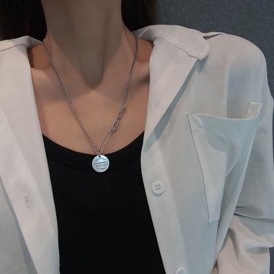 China New Men's Silver Custom Necklace Letter Initial Clavicle Necklace TRENDY Simple Round Pendant Chain Jewelry for sale