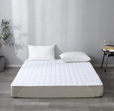 China Luxury Waterproof Full Polyester Waterproof Bamboo Fiber Sleep Mattress White Quilted Waterproof Fitted Protector for sale