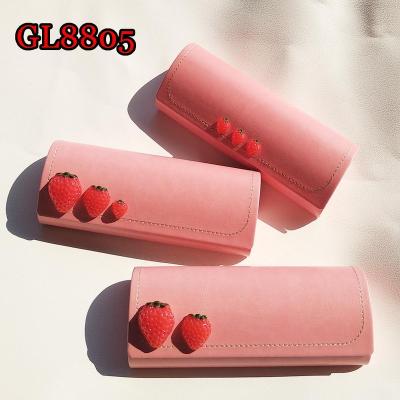 China Cute Strawberry PU Sunglass Protective Hard Case Eyewear Safety Case Leather Optical Glass Glasses GL8805 Storage Box Case for sale