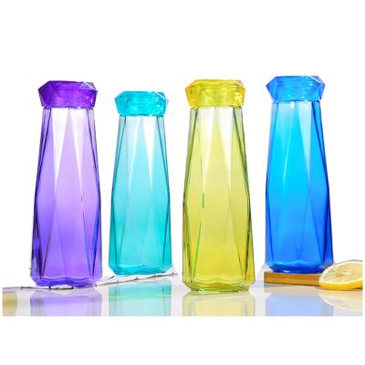 China Eco-friendly recyclable fashionable rhombus glass, can be customized sealed and leak-proof portable glass carafe for sale