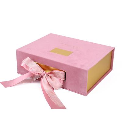 China Wedding Luxury 4 Colors Gift Packing Favor Box Bridesmaid Proposal Wedding Invitation Packaging Boxes Favors Candy Boxes for sale