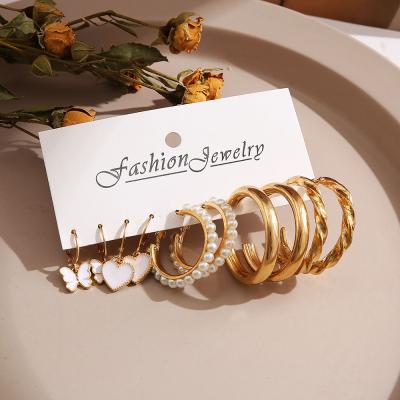 China Trendy Trendy Gold Stud Earrings For Women Geometric Round Bohemian Fashion Butterfly Stud Earrings Jewelry for sale