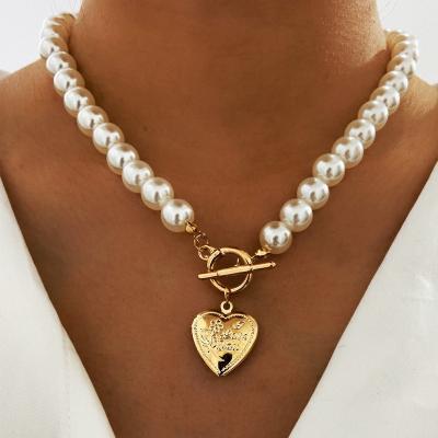 China New Design Jewelry Gift Romantic Fashion Beads Geometric Pendants Necklaces For Women Gold Metal Heart Chain Necklace for sale