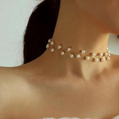 China Large Round Pearl Wedding Necklace Fashion Charm Jewelry Romantic Elegant White Imitation Pearl Necklace For Women for sale