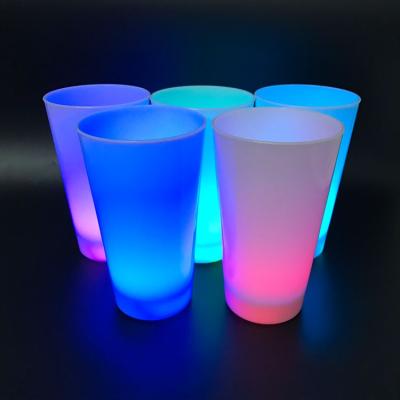 China White Led Cup 500ml 17oz Led Glasses Beer Flashing Mugs Festival Decoration Party Supplies Plastic Led Mugs For Party for sale