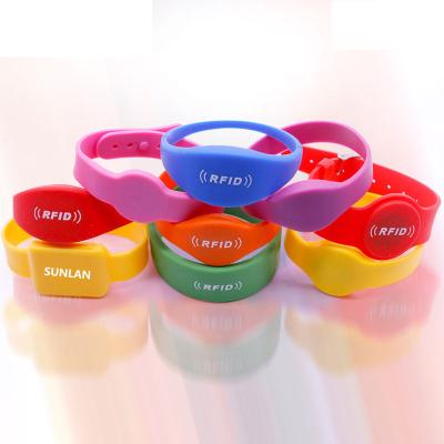 China Silicone Wristband-  UHF 860-960MHZ Wristband for sale