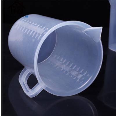 China 2000ML Sustainable Plastic Measuring Cup Jug Pour Spout Outdoor Kitchen Measuring Cups for sale