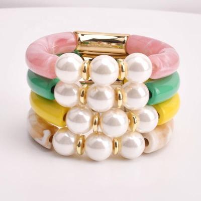 China FASHIONABLE fashion jewelry colorful acrylic lucite curved tube bead bracelets & bangles 2021 bamboo bead bead bracelet big new for sale