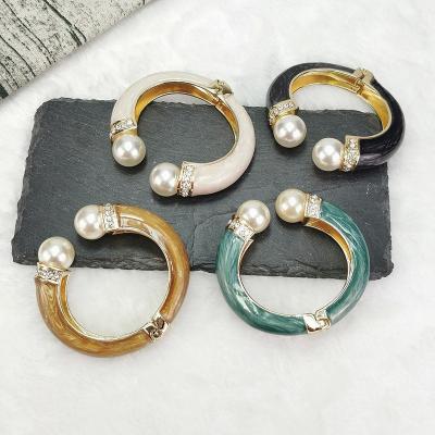 China Retro BOHEMIA Vintage Women Jewelry Mother's Opp Brass Bag Zircon Pearl Chunky Hawaiian Gold Cuff Enamel Metal Bracelets Bangles Thin Opp Bag for sale