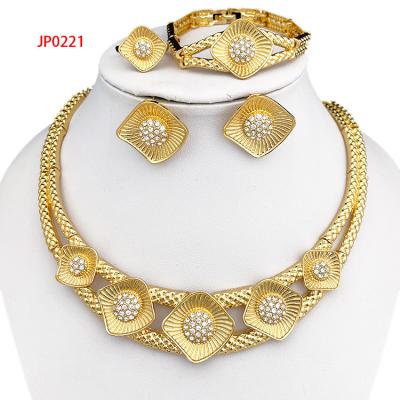 China 4pcs/set Exquisite Saucer Design Crystal Charm Jewelry Sets Wholesale Gold Plated Wedding Fine Jewelry Set for sale