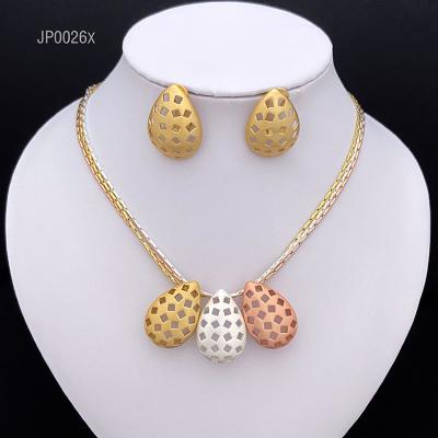 China 2pcs/set 2022 Custom Gold Plated Bridal Costume Jewelry Sets Jewelry Wedding Earrings Necklace Luxury Jewelry Set For Women for sale