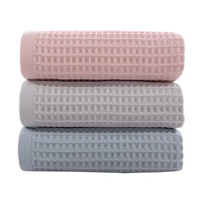 China Quick-drying Absorbent Waffle Anti-pilling Towels Baby Bath Towels Soft 100% Cotton for sale