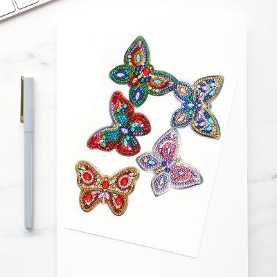 China Eco-Friendly DIY Diamond Butterfly Shape Double Side Resin Sequins Painting Key Chain Ideas 2021 New Product Set for sale