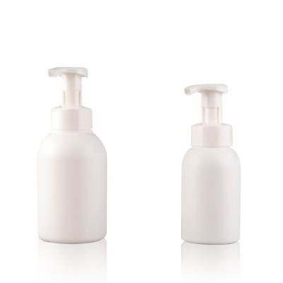 China Non Spill 450ml 700ml Green Square Plastic Bottle For Cosmetic Products for sale