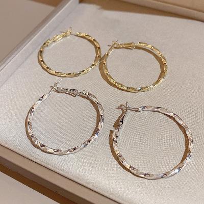 China Fashion TRENDY Simple Gold Plated Circle Earrings Chunky Big Dangle Hoop Earrings For Women for sale