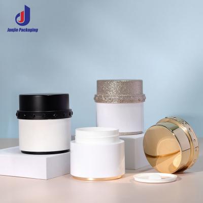 China Refillable Empty Skincare Containers 30g 50g Cream Jar Containers For Cosmetic Packaging for sale