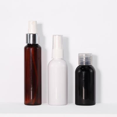 Chine Bouteilles cosmétiques en plastique de 60 ml Bouteilles gouttelettes pour yeux brunes avec collier en PET et bouchon en plastique à vendre