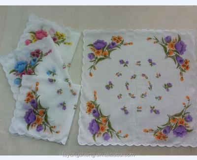 China Printed Lady's Floral Pattern Printed Scallop Edged Handkerchief 100%cotton for sale