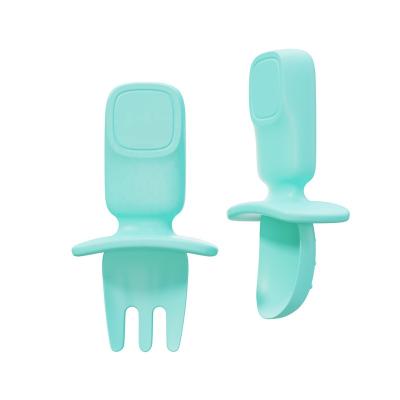 China Short handle designed to makebabies easy to pick up and use short handle designed easy to grip silicone baby kids spoon and fork set for sale